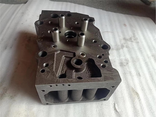 رأس الاسطوانة Assy 3811985 ل KTA19 K19 4 صمام محرك الديزل